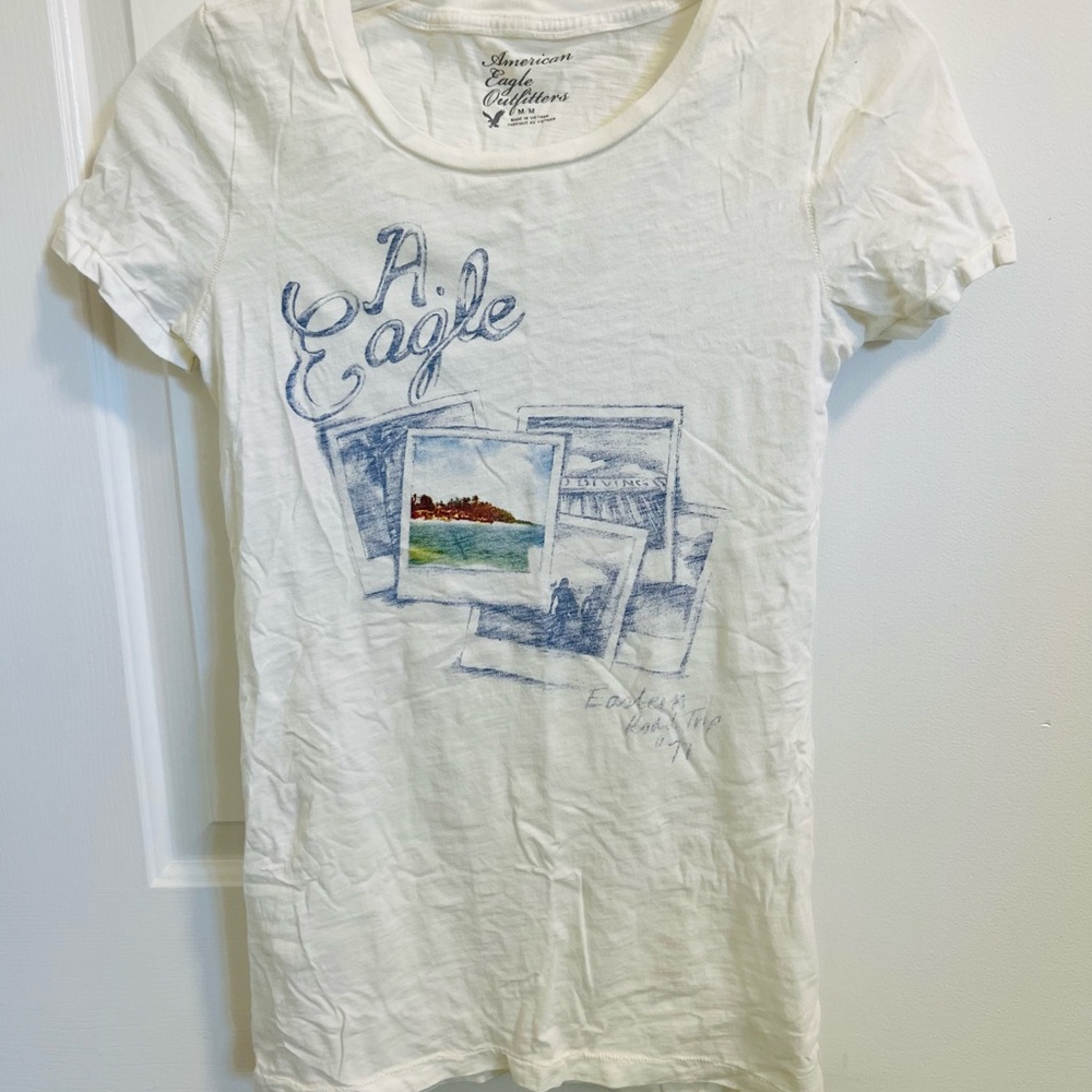 American Eagle Outfitters White Graphic Tee